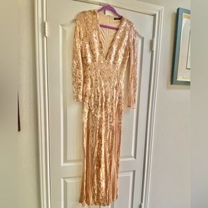 Elegant sexy dress - bought Downtown Fashion District. Worn once.♥️